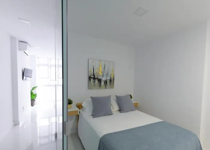 Luis Morote Plaza Santa Catalina * ラスパルマス・デ・グランカナリア